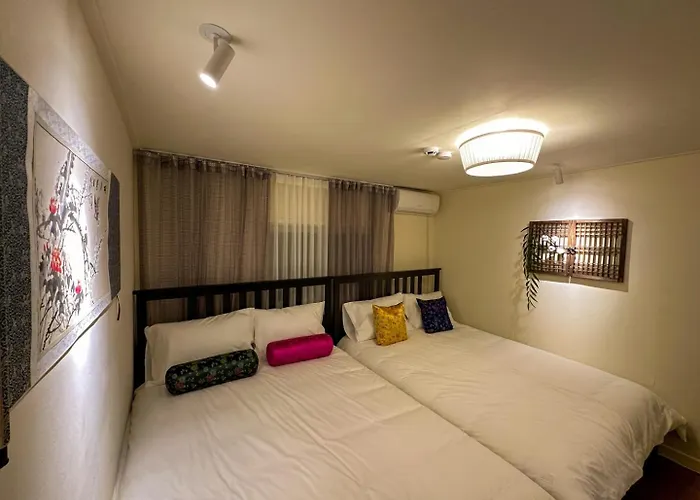 Yunseul- Garden House In The With Korean Beauty